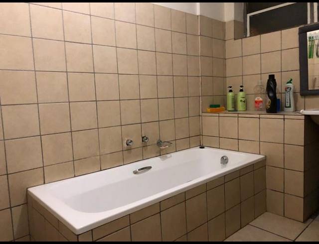 2 BEDROOM APARTMENT FOR SALE IN SUNNYSIDE